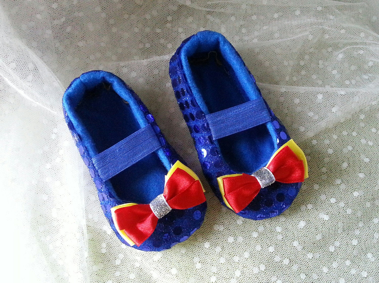Snow white Baby Shoes - Baby Girl Shoes - Soft soled shoes - Baby Gift - Newborn Shoes - Toddlers Shoes
