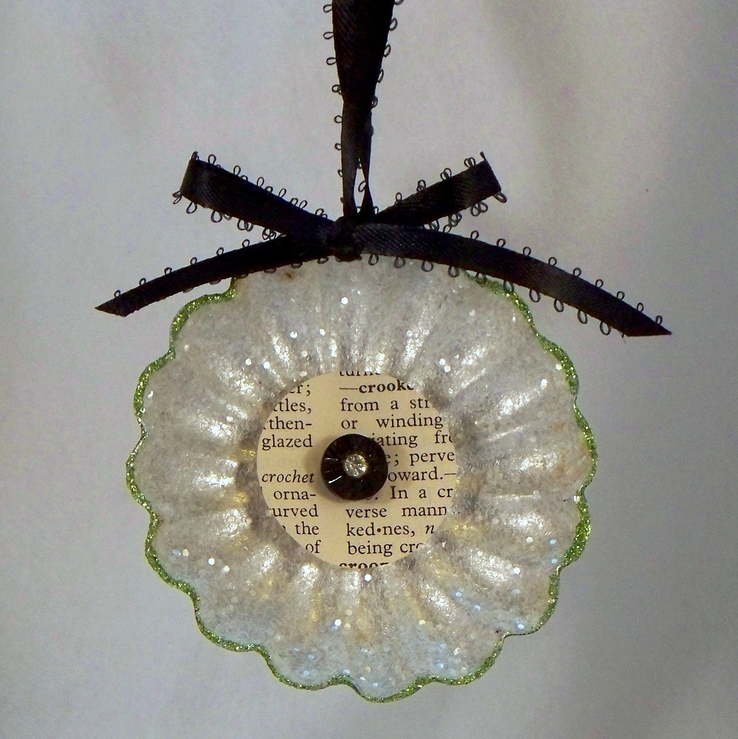 Upcycled Vintage Round Tart Tin Ornament