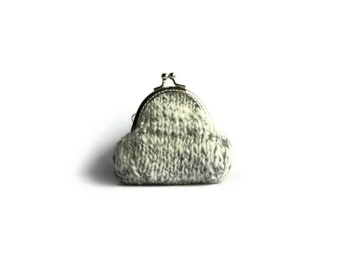 Change Purse Knitted in Twine Gray and White