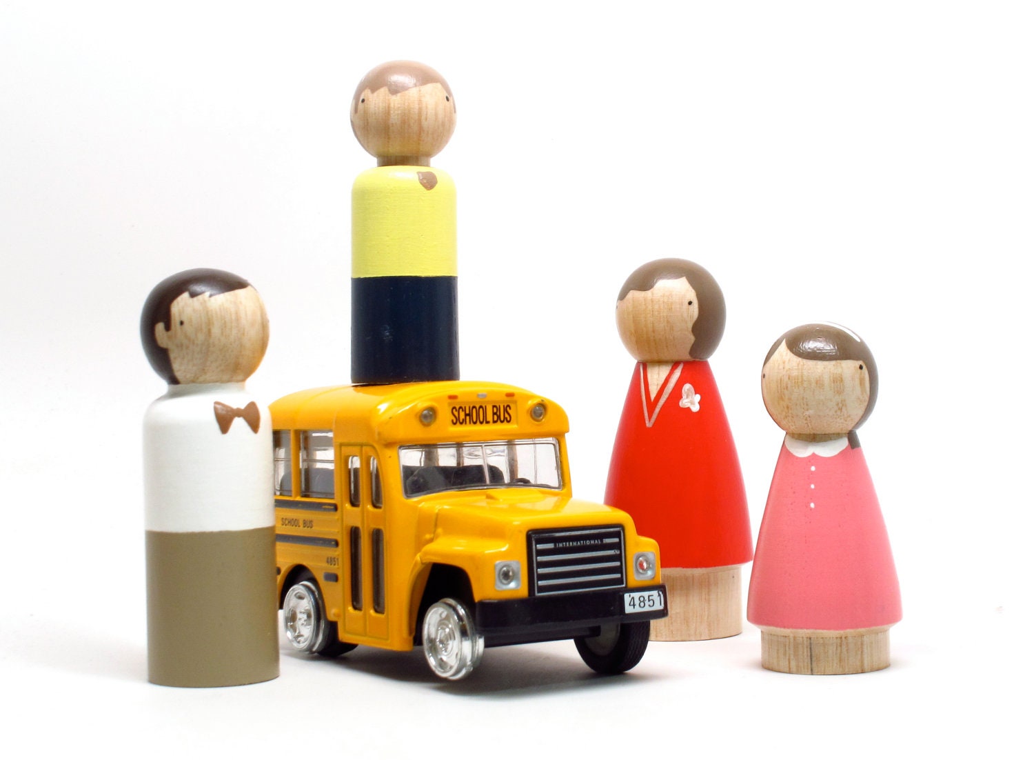 The Sunday Family // Gift Ideas Kids & Babies // Fair Trade // Four Wooden Peg Dolls Modern Doll House - Wooden Toys