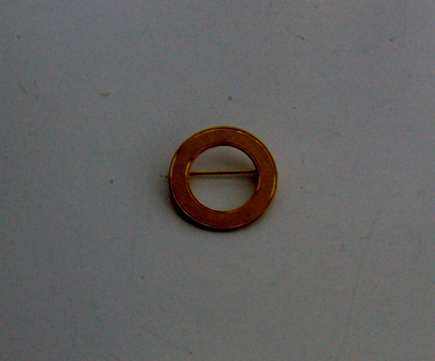 Goldtone Ring  Brooch
