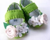 Apple Green Felt Baby Shoes with Linen and Bright White Flowers