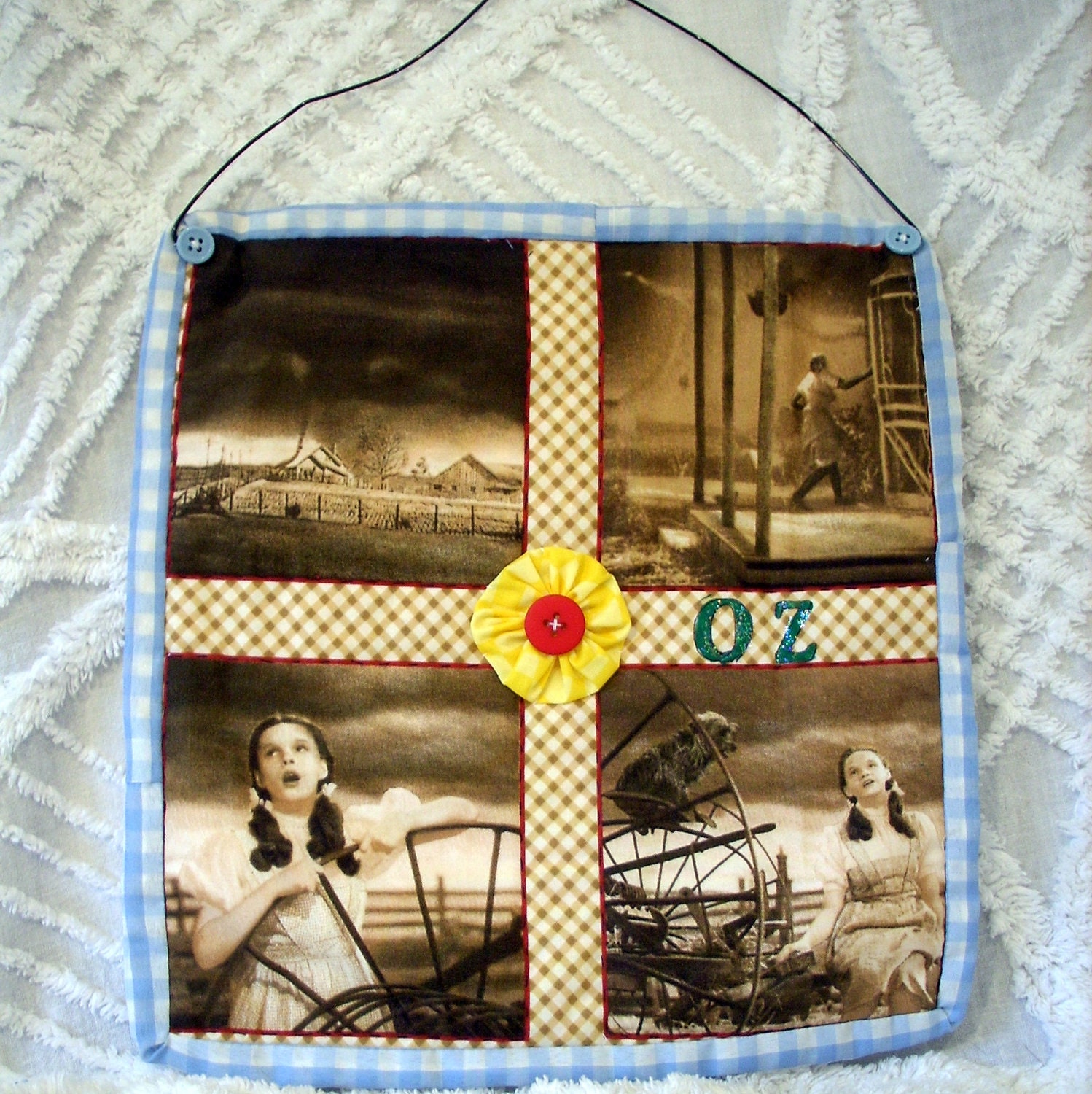 Wizard of Oz Handmade Quilt Wall hanging Movie Memorabilia Gift Idea  Dorothy Toto Kansas before Tornadoe Sepia Toned Cream Browns