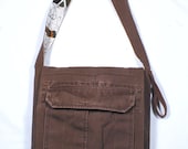 Hint of Retro Crossbody Field Bag
