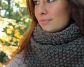 Chunky Grey Infinity Loop Scarf - Storm Dust