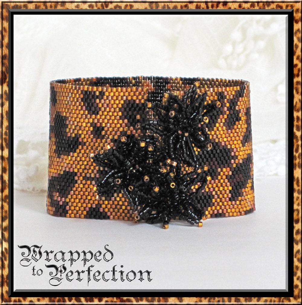 Leopard Bracelet / Animal Print Bracelet / Safari Jungle / Peyote Cuff / Black Brown Gold Amber / Free Ship USA / Leopard Spots
