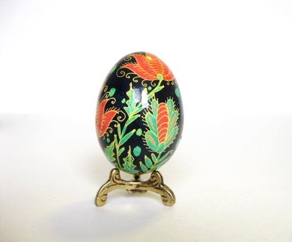 woodland  Red Flowers Ukrainaina Easter egg pysanka with Flower, batik chicken egg pysanky