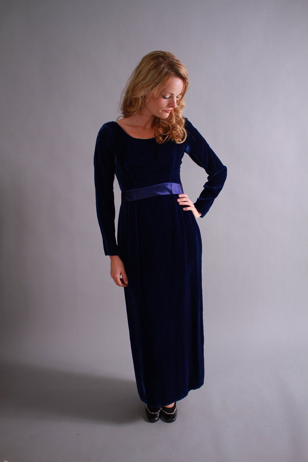 1960s dress / 60s blue velvet holiday dress / vintage fall winter fashion