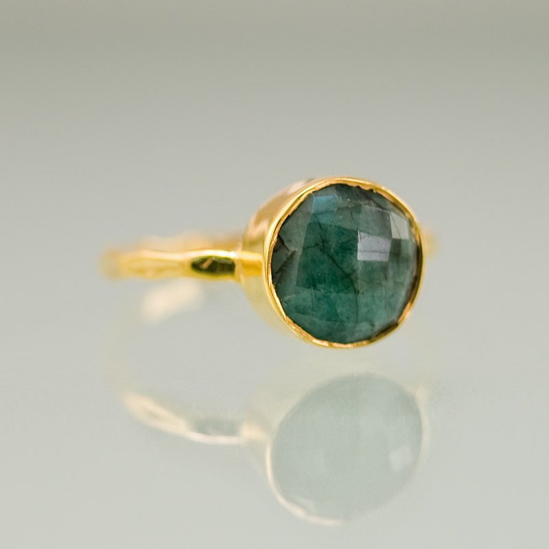 Raw Emerald Ring - Gemstone Ring - Gold Ring - Bezel Ring - May Birthstone Ring - Mother's Day Gift