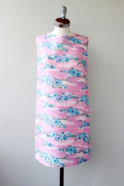 Vintage 1960s inspired shift dress, size 4 (euro 36). Handmade dress. Ready to ship