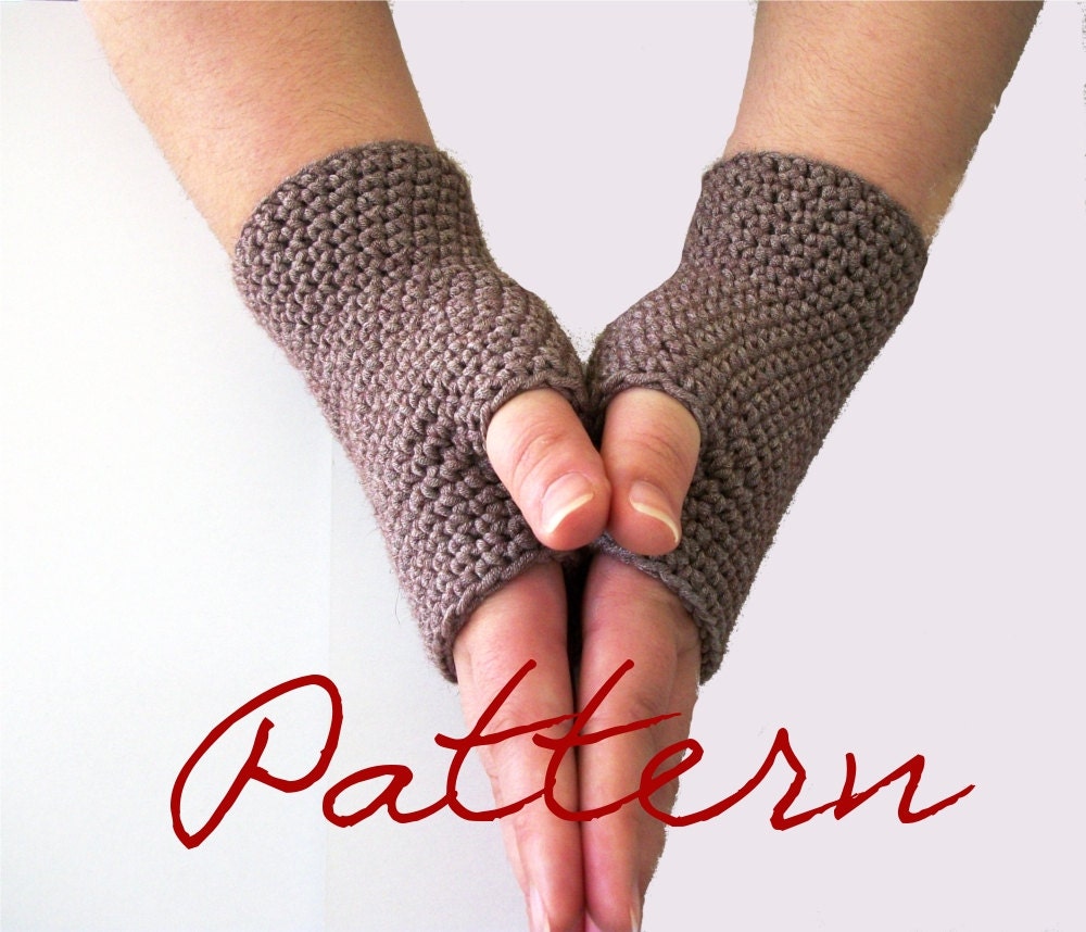 Simple Flared Wrist Warmers | Free Crochet Pattern