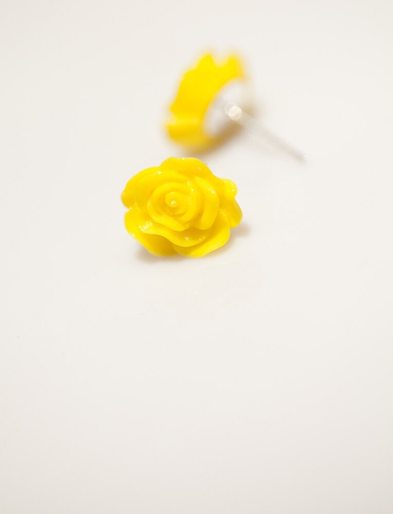 Yellow Flower Earrings . Yellow . Cute . Bridal . Wedding . Summer .