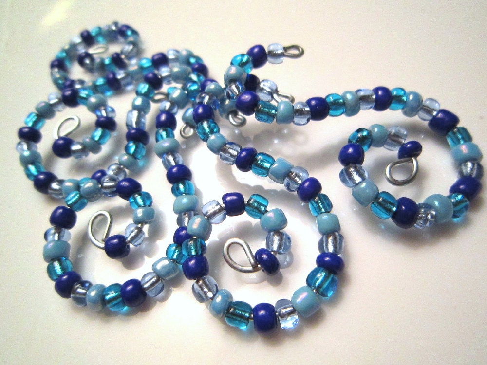 5 Whimsical Curves Beaded Christmas Ornament Hooks - Winter Wonderland Blue Teal