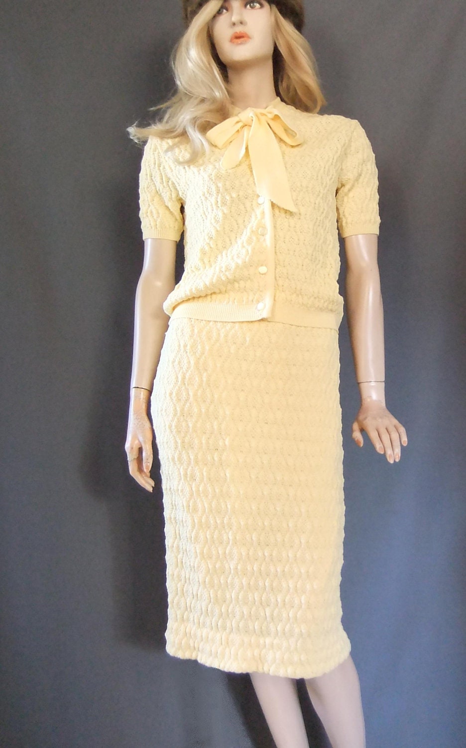 60s knit cardigan / skirt set, wiggle skirt, mid century, pale yellow,