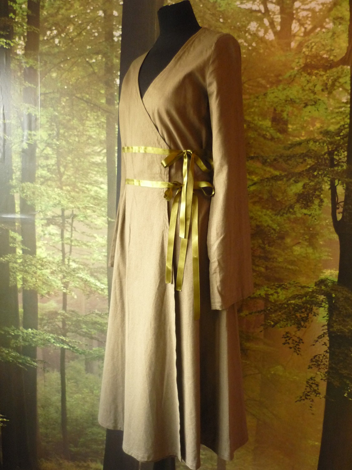 Green linen pagan Avalon gown. Size Medium. Robe dress historical priestess woodland fairy witch moss Pixie ribbon