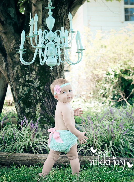Baby Ruffle Bloomers set ..Easter.. Lace Ruffle Bum Baby Bloomer .. Baby bloomers .. Ruffle bloomers .. Diaper cover .. Photo prop