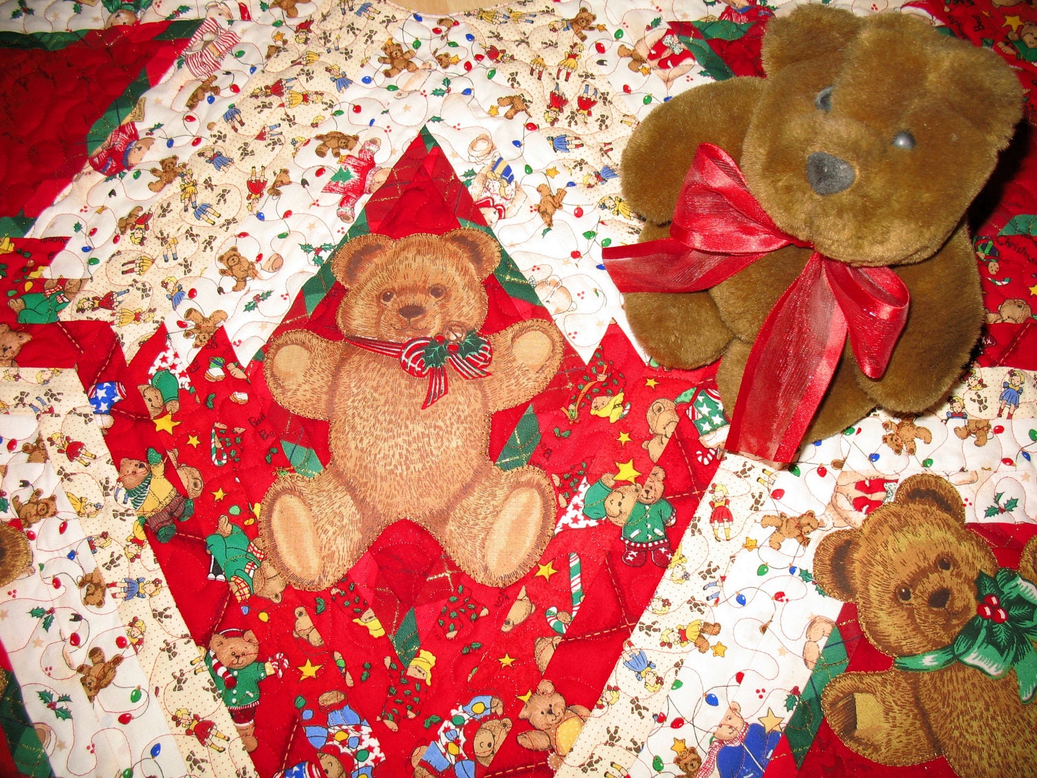 Applique Christmas Tree Skirt Quilt - Teddy Applique - 119