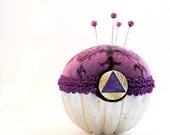 Pincushion needlecraft vintage Jello mold Gothic cyber Monday purple black velveteen triangle button decorative straight pin TAGT
