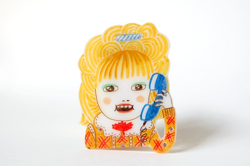 LUCY MORAN - shrink plastic brooch