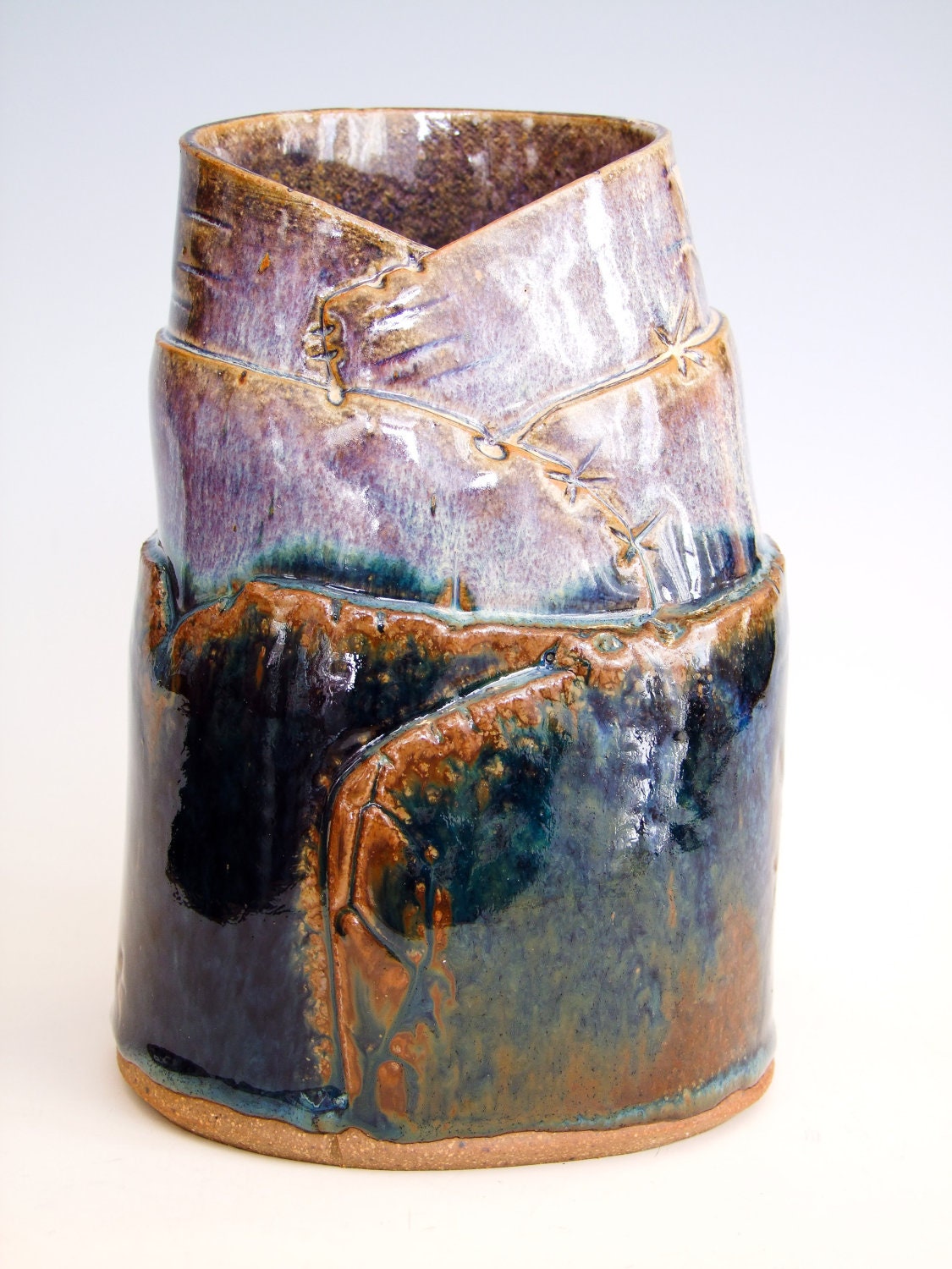Utensil Holder. Vase. Hand-made. Ceramic. Glossy Purple and Blue