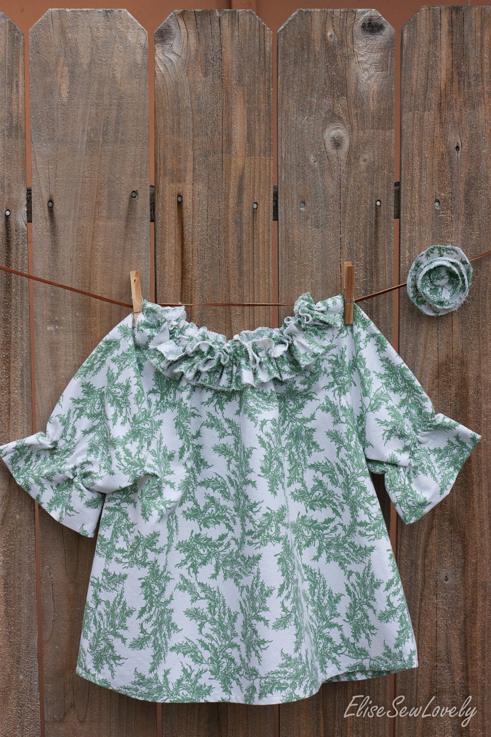 Toddler Girl Christmas Outfit - Size 18-24 months