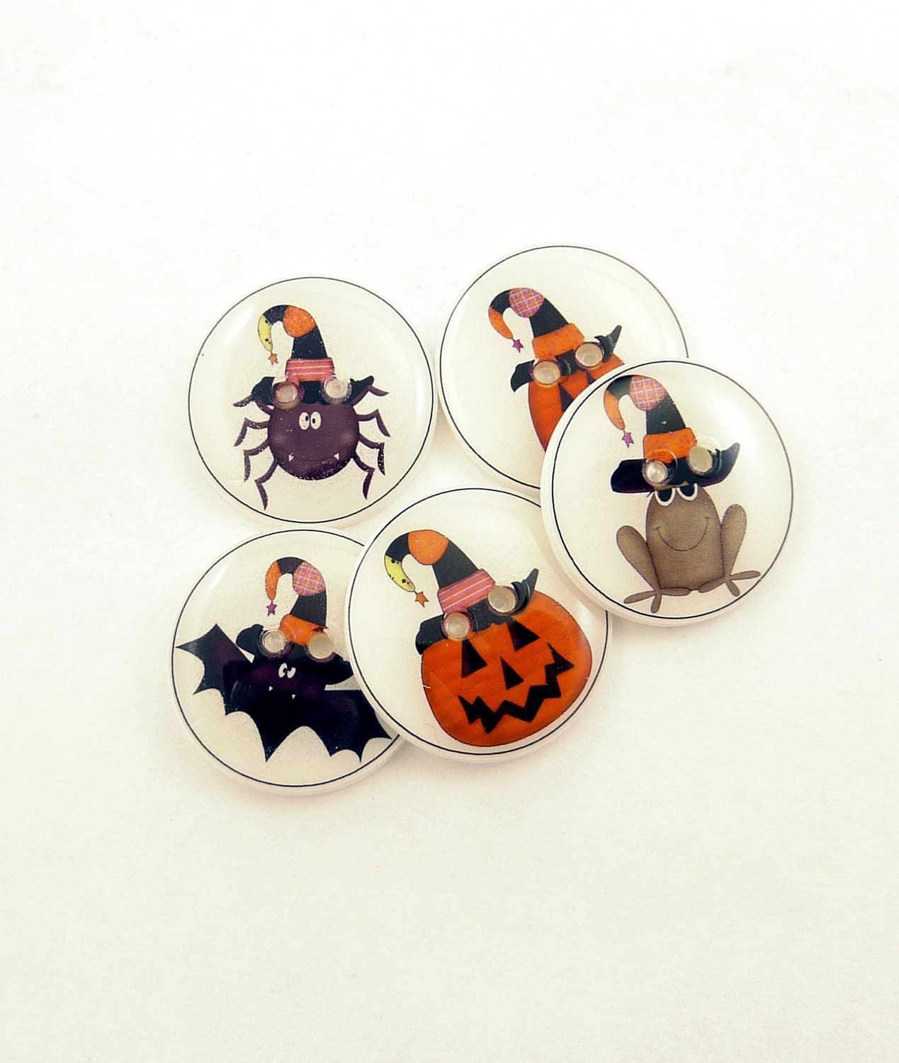 Halloween Buttons.  5 Handmade Buttons.  Witch Hat Halloween Buttons for Sewing.