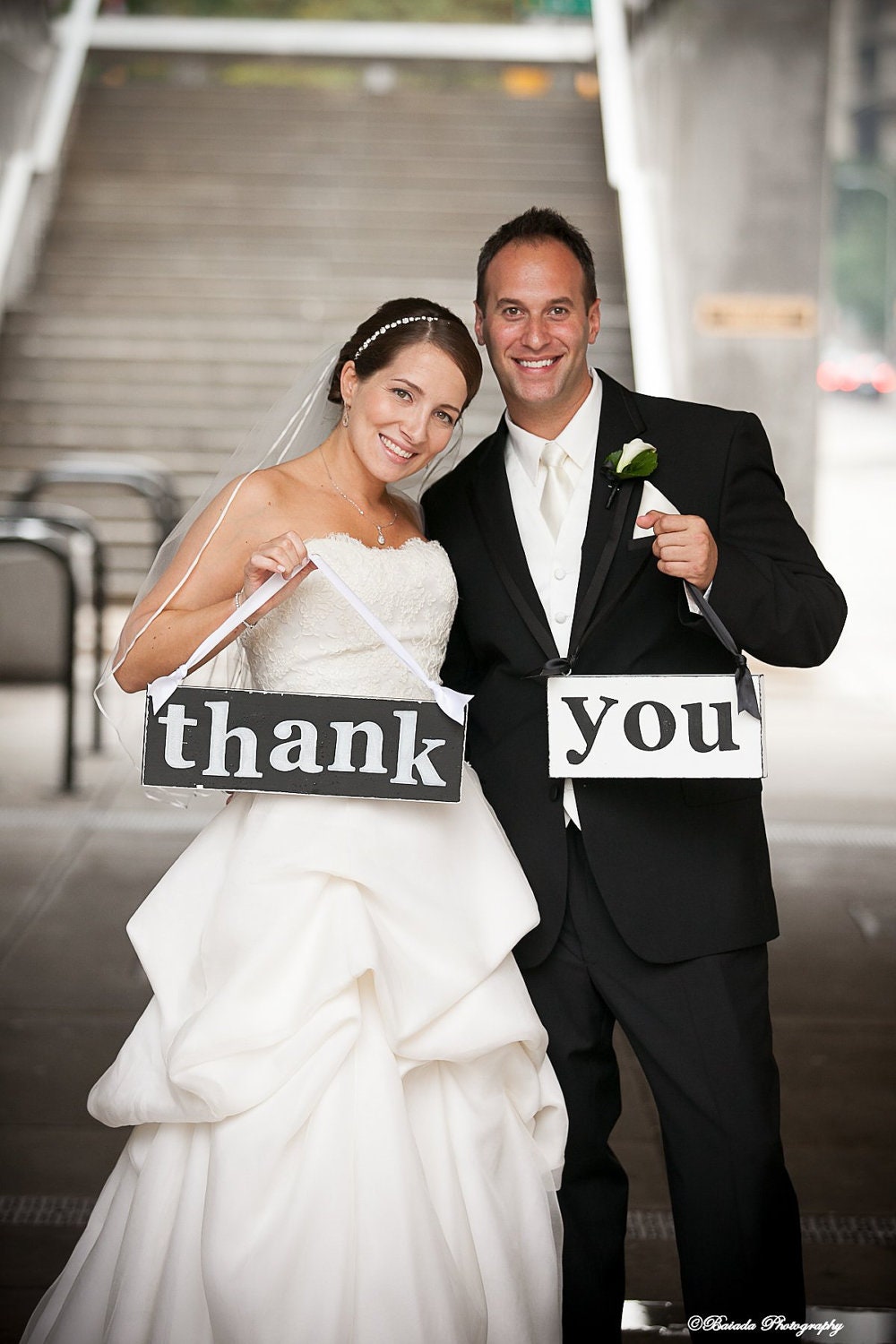 THaNk YoU SiGn - WooD - SHaBBy ViNTaGe Thank You Wedding Signs - USe As WeDDinG PHOTO PROP