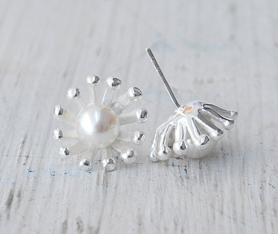 White Pearl Earring, Sterling Silver Flower Stud, Bridal Jewelry, June Birthstone, Fine Santorini Jewelry, Delicate Earring, Spring Fashion