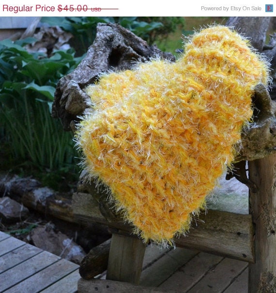 SALE ReADY to SHiP Baby Girl Boy mini BLaNket PHoTo PRoP Newborn WRaP Unigender CHiCKiE DuCKiE Yellow FeAthered Thick KNiT YuMmy Fur Swaddl