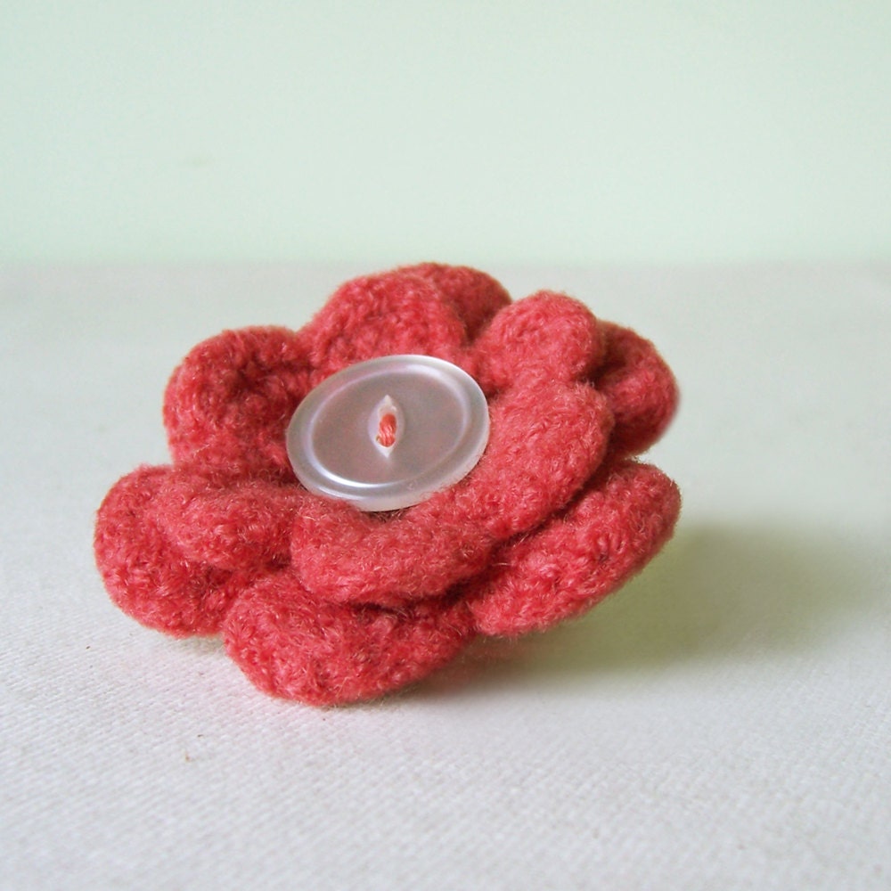 Pin - Felted Flower Brooch in Strawberry, size small