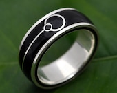 Union Tierra - black coyol seed wood ring with sterling inlay