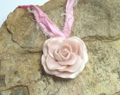 Magnolia Pendant - Pink Pearl