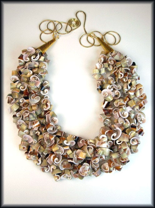 PALM BEACH - Everlasting Curly Shell 4 Strand Statement Necklace
