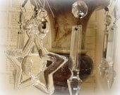 vintage glass tReasures . large pressed glass sTar . etched crystal snowFlake pendant . clear round charm