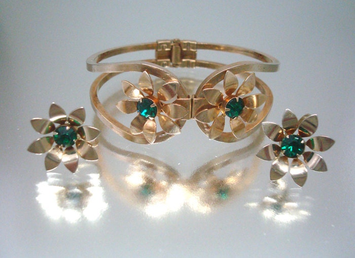 Clamper Bracelet & Earrings Green Rhinestone Unused Vintage