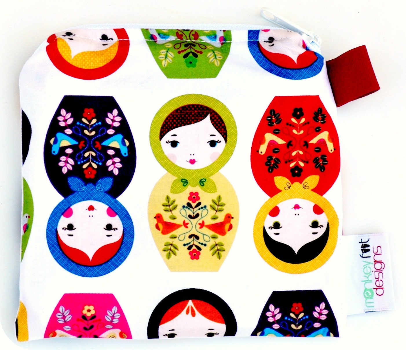 X Small 6.5 x 6.5 Wet bag / Reusable Snack Bag / Toys / Electronics / Kaufman Little Kukla Dolls Fabric / SEALED SEAMS