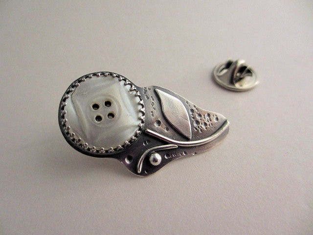 Vintage MOP Button Flower Pin