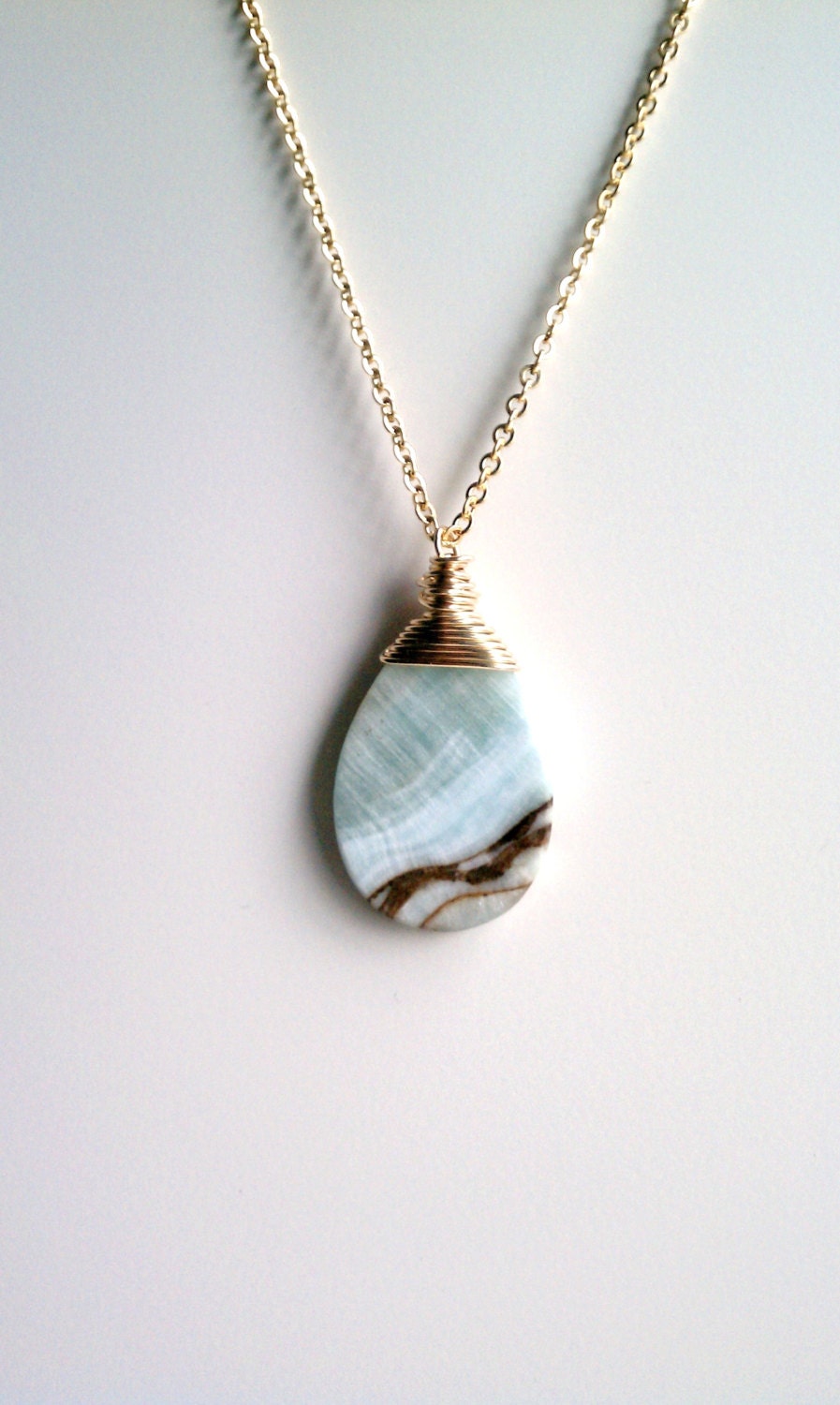 Sandscript Agate Pendant on Goldfill Necklace
