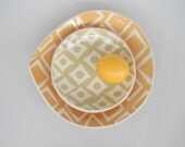 Small round chartreuse plate.