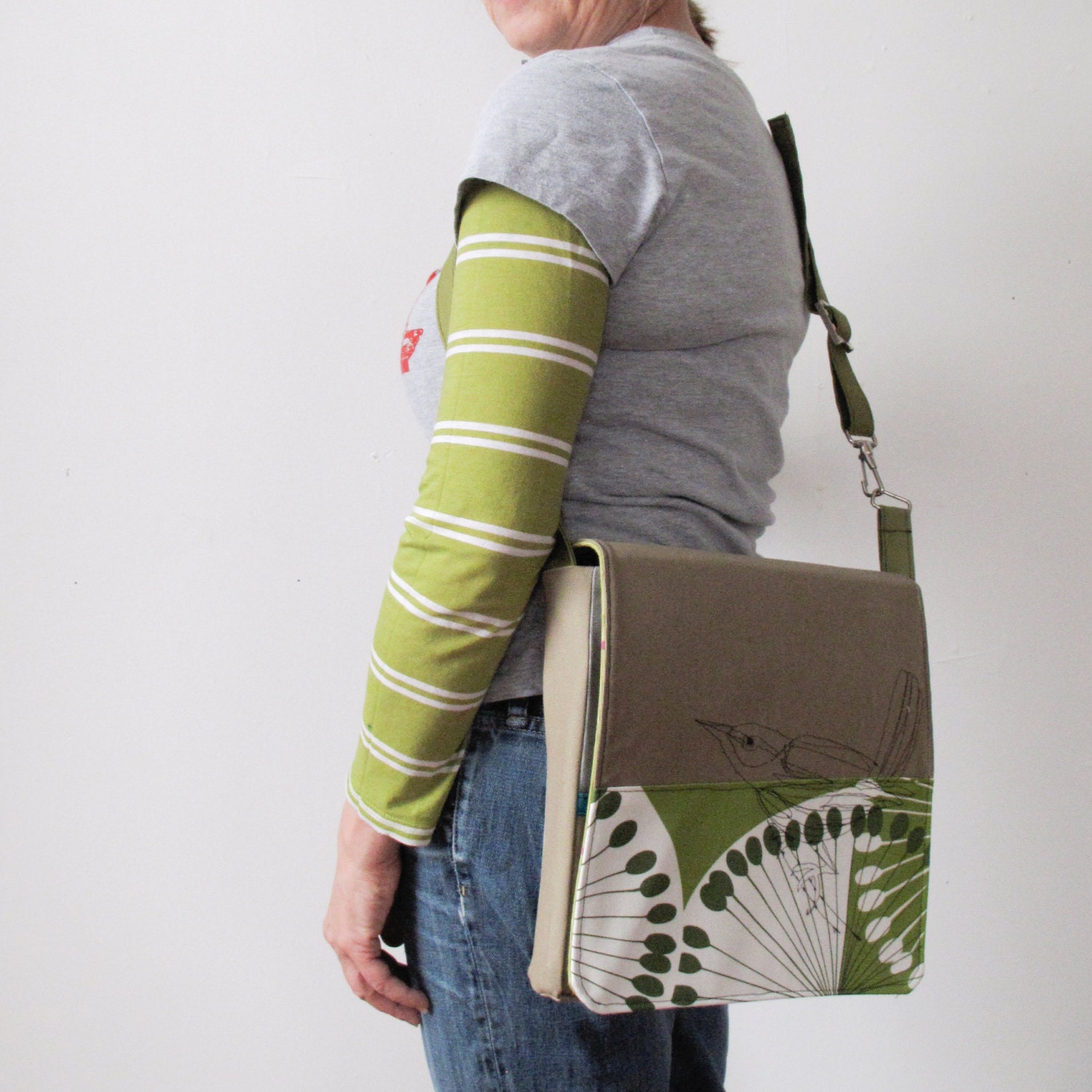 Stitched House Wren Messenger Bag