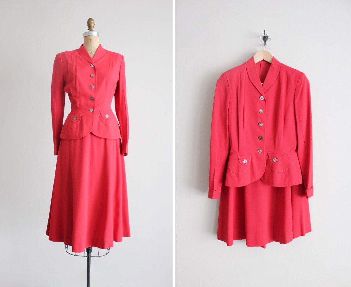 1940s suit / vintage 40s blazer / red crepe suit