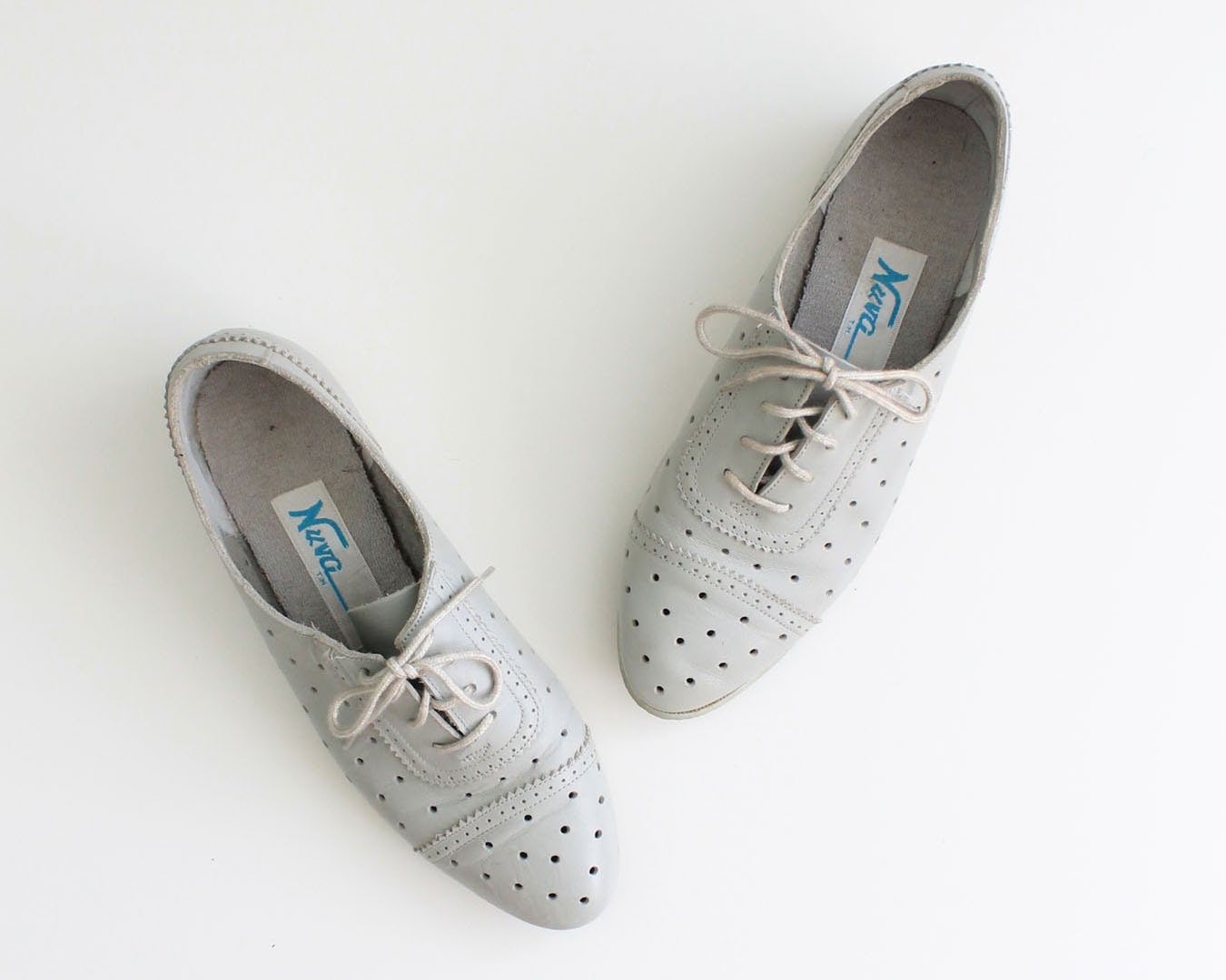 Vintage 1980s Soft Grey Leather Eyelet Oxford Shoes sz 7.5