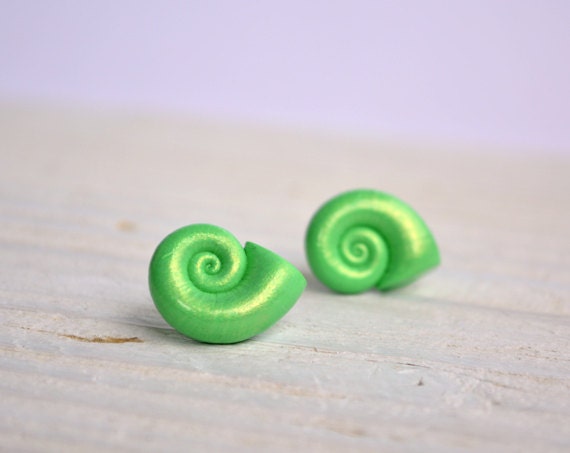 Post earrings - light green shells - summer studs - everyday women jewerly - gift idea - beach jewelry