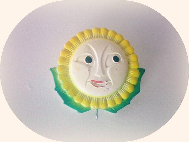 Vintage Chalkware Yellow Sunflower Face Wall Hanger