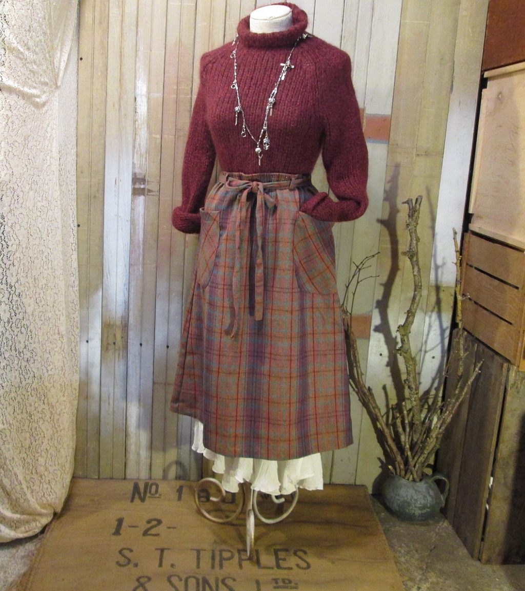 Mulled Wine Wool plaid Skirt vintage 70s Pockets Purple Sage Rust S M
