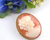 Shell Cameo Pendant Brooch Combination Golden Frame Vintage Jewelry Collectible Circa 1950