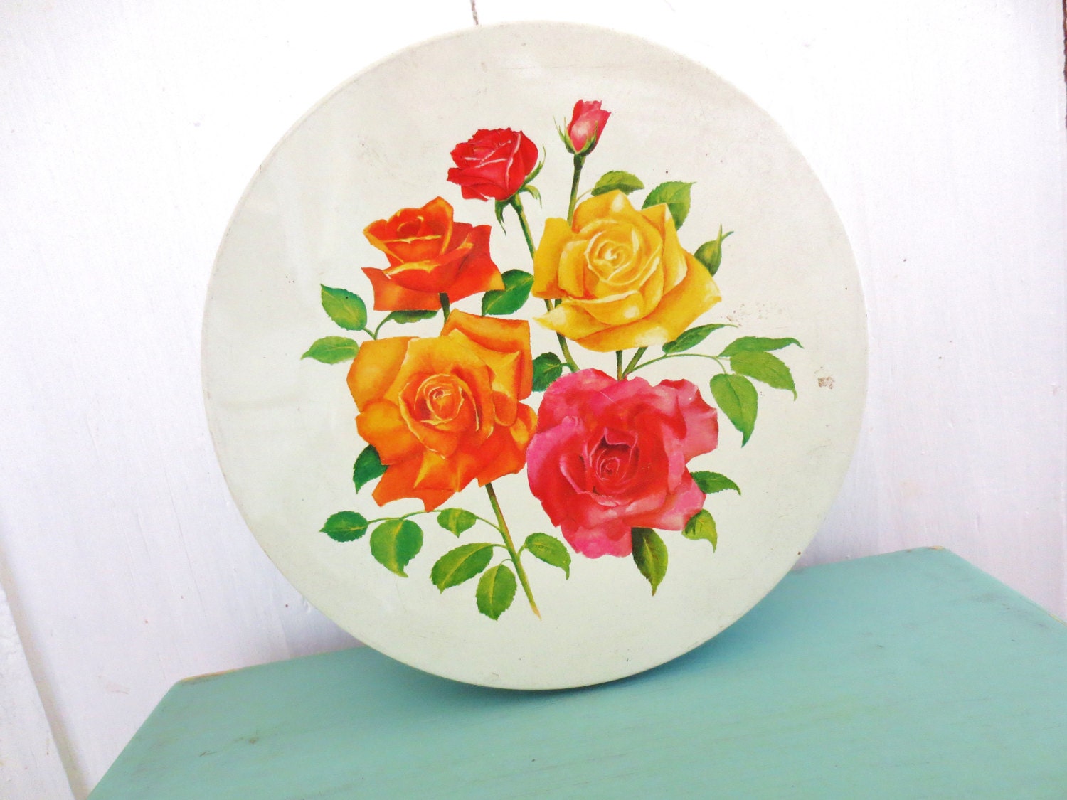 Rin Tin Tin... Shabby Vintage Roses Cookie Biscuit Tin Home Decor Storage