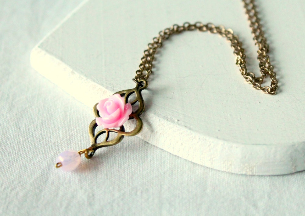 Rose pendant necklace in soft pink, romantic and delicate necklace, retro jewelry, vintage style, arabesque