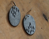 Dark Husk drop earrings in grey