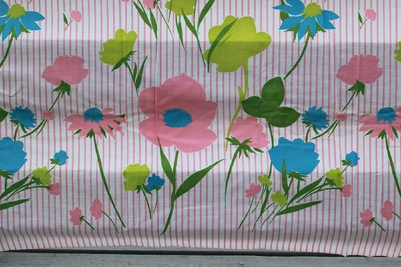 3 yds vintage 60s fabric - pink stripes and happy flowers - cotton border print